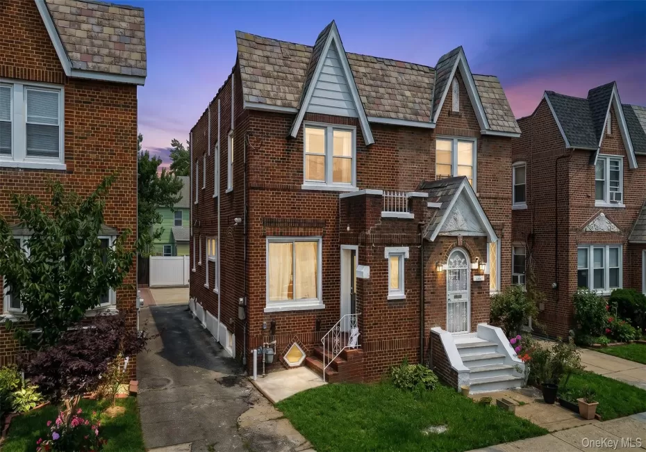 9431 239th Street, Hempstead, NY, 3 Bedrooms Bedrooms, 14 Rooms Rooms,3 BathroomsBathrooms,Residential,For Rent,239th,0,1026786 9431 239th Street, Hempstead, NY, 3 Bedrooms Bedrooms, 14 Rooms Rooms,3 BathroomsBathrooms,Residential,For Rent,239th,0,1026786