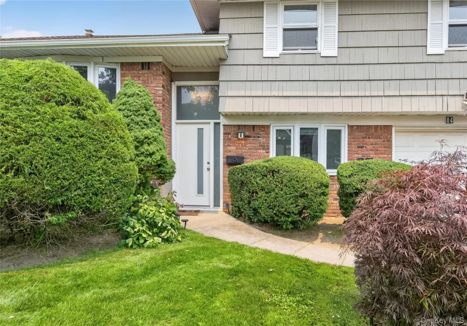 14 Holiday Park Drive, North Hempstead, NY, 3 Bedrooms Bedrooms, 7 Rooms Rooms,2 BathroomsBathrooms,Residential,For Rent,Holiday Park,0,1025337 14 Holiday Park Drive, North Hempstead, NY, 3 Bedrooms Bedrooms, 7 Rooms Rooms,2 BathroomsBathrooms,Residential,For Rent,Holiday Park,0,1025337