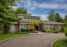 27 Windemere Way, Oyster Bay, NY, 5 Bedrooms Bedrooms, 10 Rooms Rooms,4 BathroomsBathrooms,Residential,For Rent,Windemere,0,1025514 27 Windemere Way, Oyster Bay, NY, 5 Bedrooms Bedrooms, 10 Rooms Rooms,4 BathroomsBathrooms,Residential,For Rent,Windemere,0,1025514