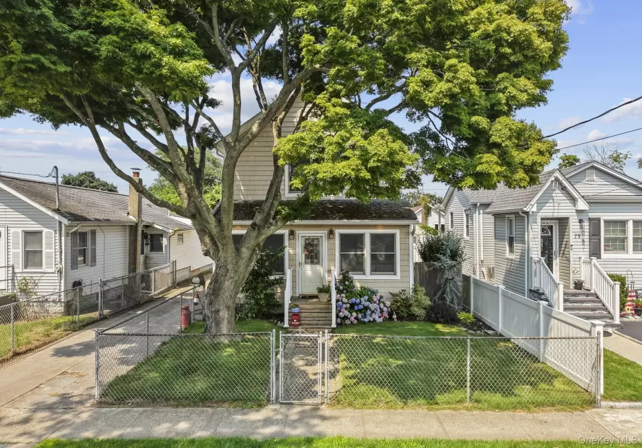 81 Wilson Avenue, Babylon, NY, 4 Bedrooms Bedrooms, 10 Rooms Rooms,2 BathroomsBathrooms,Residential,For Rent,Wilson,0,1026677 81 Wilson Avenue, Babylon, NY, 4 Bedrooms Bedrooms, 10 Rooms Rooms,2 BathroomsBathrooms,Residential,For Rent,Wilson,0,1026677