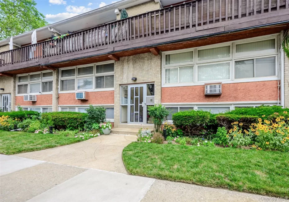3 Duryea Place, Hempstead, NY, 2 Bedrooms Bedrooms, 4 Rooms Rooms,1 BathroomBathrooms,Residential Lease,For Rent,Duryea,0,1026661 3 Duryea Place, Hempstead, NY, 2 Bedrooms Bedrooms, 4 Rooms Rooms,1 BathroomBathrooms,Residential Lease,For Rent,Duryea,0,1026661
