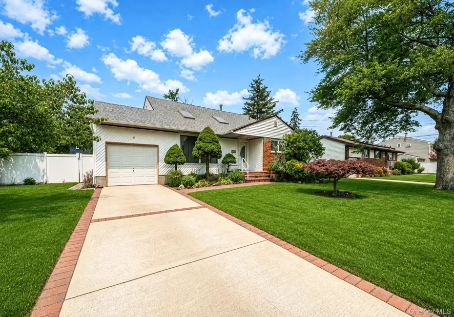 27 Ventura Drive, Babylon, NY, 4 Bedrooms Bedrooms, 10 Rooms Rooms,2 BathroomsBathrooms,Residential,For Rent,Ventura,0,1026923 27 Ventura Drive, Babylon, NY, 4 Bedrooms Bedrooms, 10 Rooms Rooms,2 BathroomsBathrooms,Residential,For Rent,Ventura,0,1026923