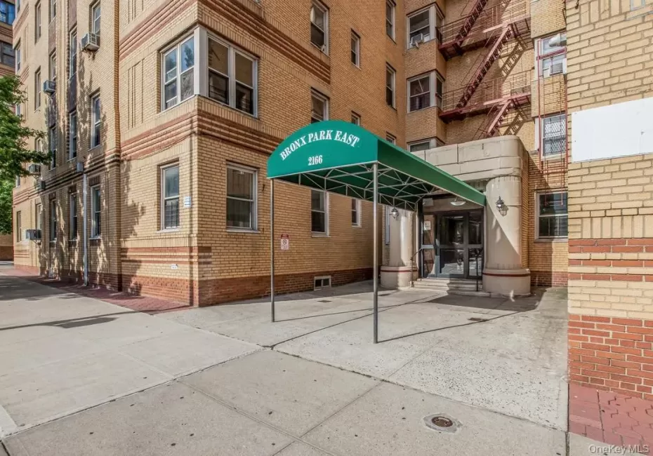 2166 Bronx Park, New York, NY, 2 Bedrooms Bedrooms, 4 Rooms Rooms,1 BathroomBathrooms,Residential,For Rent,Bronx,0,1026981 2166 Bronx Park, New York, NY, 2 Bedrooms Bedrooms, 4 Rooms Rooms,1 BathroomBathrooms,Residential,For Rent,Bronx,0,1026981