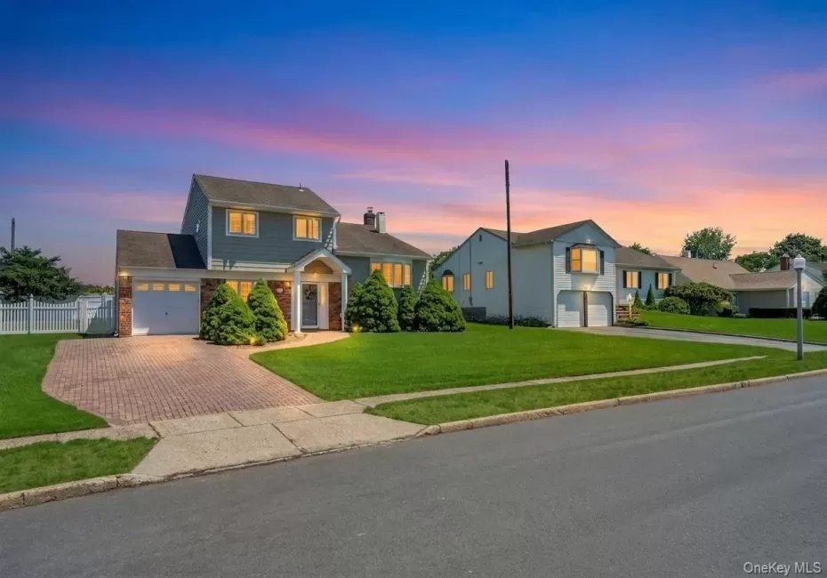 12 Sagebrush Lane, Smithtown, NY, 4 Bedrooms Bedrooms, 8 Rooms Rooms,1 BathroomBathrooms,Residential,For Rent,Sagebrush,0,1027037 12 Sagebrush Lane, Smithtown, NY, 4 Bedrooms Bedrooms, 8 Rooms Rooms,1 BathroomBathrooms,Residential,For Rent,Sagebrush,0,1027037