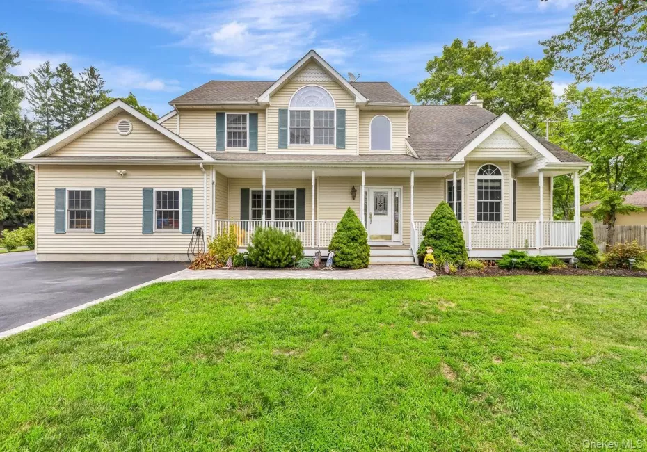 141 Radio Avenue, Brookhaven, NY, 4 Bedrooms Bedrooms, 10 Rooms Rooms,2 BathroomsBathrooms,Residential,For Rent,Radio,0,1027191 141 Radio Avenue, Brookhaven, NY, 4 Bedrooms Bedrooms, 10 Rooms Rooms,2 BathroomsBathrooms,Residential,For Rent,Radio,0,1027191