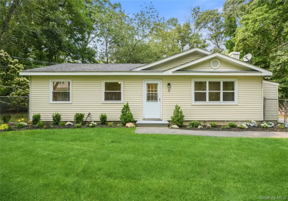 3 Aspen Road, Brookhaven, NY, 3 Bedrooms Bedrooms, 6 Rooms Rooms,1 BathroomBathrooms,Residential,For Rent,Aspen,0,1025381 3 Aspen Road, Brookhaven, NY, 3 Bedrooms Bedrooms, 6 Rooms Rooms,1 BathroomBathrooms,Residential,For Rent,Aspen,0,1025381