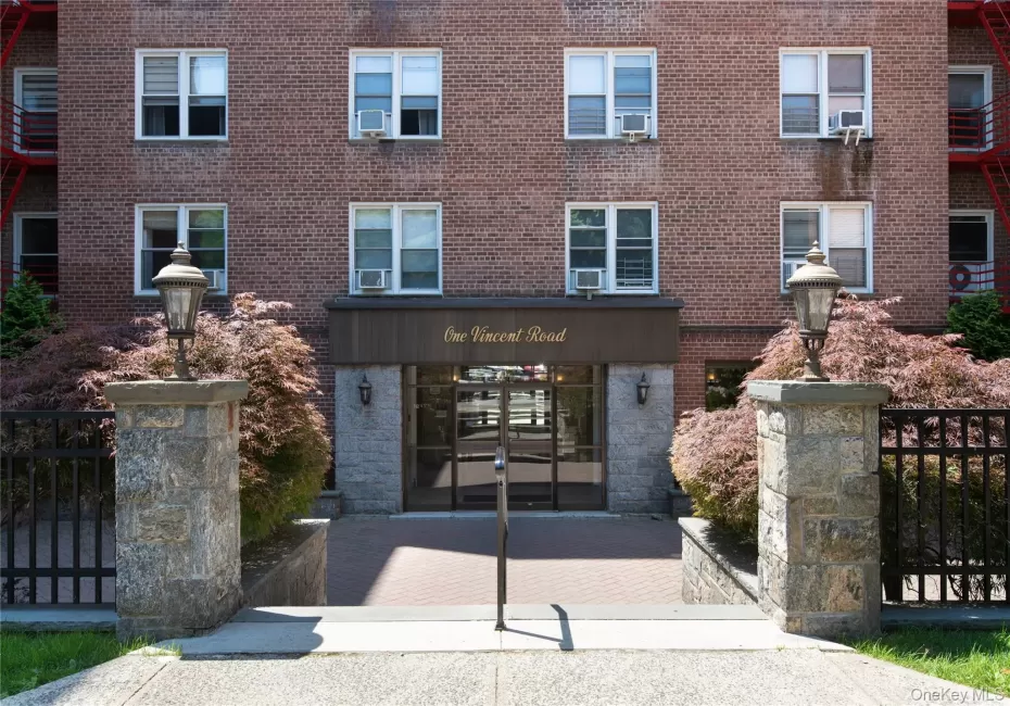 1 vincent Road, Yonkers, NY, 2 Bedrooms Bedrooms, 5 Rooms Rooms,1 BathroomBathrooms,Residential,For Rent,vincent,0,1023677 1 vincent Road, Yonkers, NY, 2 Bedrooms Bedrooms, 5 Rooms Rooms,1 BathroomBathrooms,Residential,For Rent,vincent,0,1023677