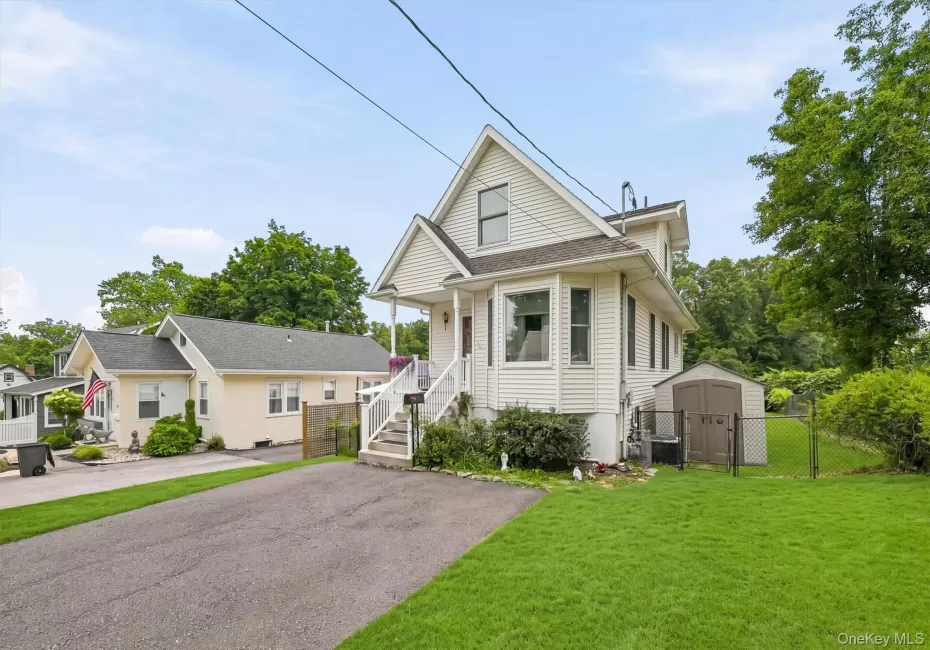 31 Schreiber Street, Orangetown, NY, 3 Bedrooms Bedrooms, 7 Rooms Rooms,2 BathroomsBathrooms,Residential,For Rent,Schreiber,0,1027034 31 Schreiber Street, Orangetown, NY, 3 Bedrooms Bedrooms, 7 Rooms Rooms,2 BathroomsBathrooms,Residential,For Rent,Schreiber,0,1027034