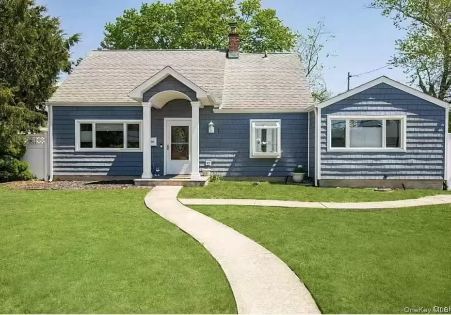 17 Vista Lane, Hempstead, NY, 4 Bedrooms Bedrooms, 5 Rooms Rooms,1 BathroomBathrooms,Residential Lease,For Rent,Vista,0,1027347 17 Vista Lane, Hempstead, NY, 4 Bedrooms Bedrooms, 5 Rooms Rooms,1 BathroomBathrooms,Residential Lease,For Rent,Vista,0,1027347
