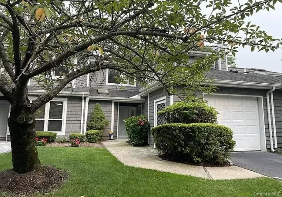 45 Madder Lake Circle, Smithtown, NY, 2 Bedrooms Bedrooms, 5 Rooms Rooms,2 BathroomsBathrooms,Residential,For Rent,Madder Lake,0,1027011 45 Madder Lake Circle, Smithtown, NY, 2 Bedrooms Bedrooms, 5 Rooms Rooms,2 BathroomsBathrooms,Residential,For Rent,Madder Lake,0,1027011