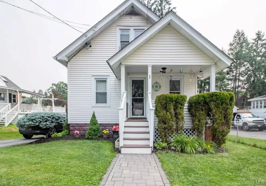 1 Carnation Avenue, Wawarsing, NY, 3 Bedrooms Bedrooms, 5 Rooms Rooms,1 BathroomBathrooms,Residential,For Rent,Carnation,0,1026731 1 Carnation Avenue, Wawarsing, NY, 3 Bedrooms Bedrooms, 5 Rooms Rooms,1 BathroomBathrooms,Residential,For Rent,Carnation,0,1026731