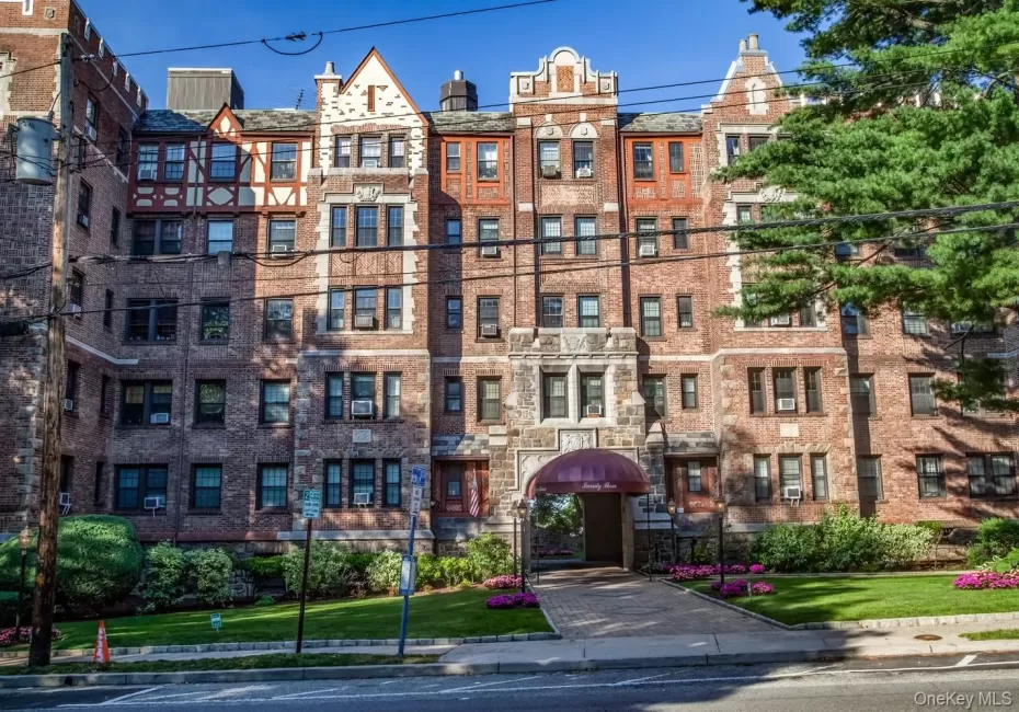 23 Old Mamaroneck Road, White Plains, NY, 1 Bedroom Bedrooms, 5 Rooms Rooms,1 BathroomBathrooms,Residential Lease,For Rent,Old Mamaroneck,0,1026769 23 Old Mamaroneck Road, White Plains, NY, 1 Bedroom Bedrooms, 5 Rooms Rooms,1 BathroomBathrooms,Residential Lease,For Rent,Old Mamaroneck,0,1026769