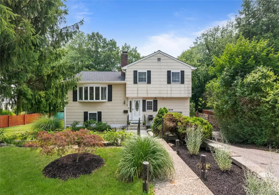 20 Walnut Street, Greenburgh, NY, 4 Bedrooms Bedrooms, 8 Rooms Rooms,2 BathroomsBathrooms,Residential Lease,For Rent,Walnut,0,1026507 20 Walnut Street, Greenburgh, NY, 4 Bedrooms Bedrooms, 8 Rooms Rooms,2 BathroomsBathrooms,Residential Lease,For Rent,Walnut,0,1026507