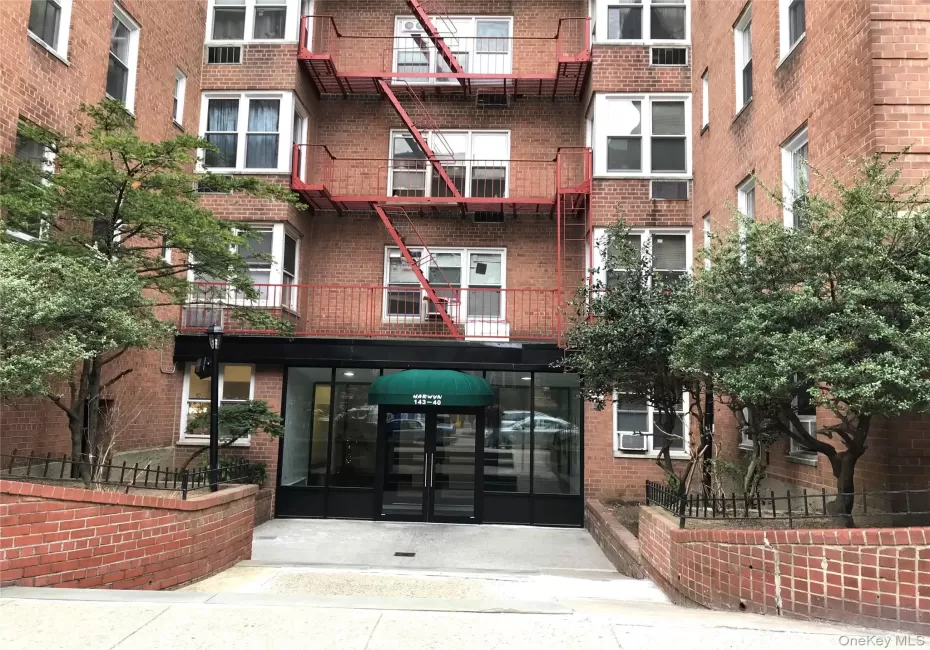 143-40 41 Avenue, New York, NY, 3 Rooms Rooms,1 BathroomBathrooms,Residential,For Rent,41,0,1027287 143-40 41 Avenue, New York, NY, 3 Rooms Rooms,1 BathroomBathrooms,Residential,For Rent,41,0,1027287