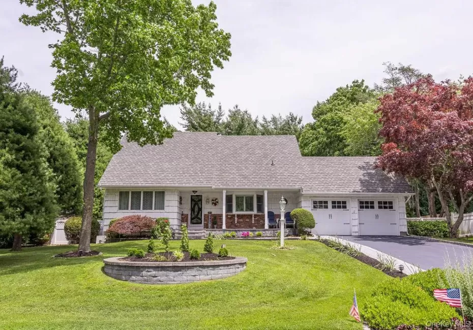 8 Robinhood Court, Smithtown, NY, 4 Bedrooms Bedrooms, 9 Rooms Rooms,3 BathroomsBathrooms,Residential,For Rent,Robinhood,0,1020468 8 Robinhood Court, Smithtown, NY, 4 Bedrooms Bedrooms, 9 Rooms Rooms,3 BathroomsBathrooms,Residential,For Rent,Robinhood,0,1020468
