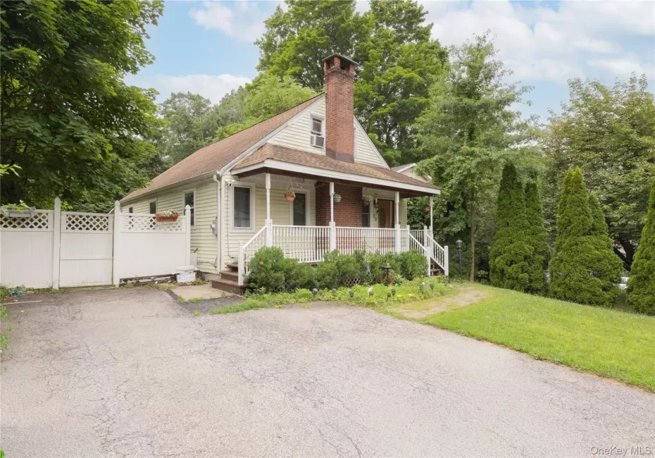 22 Crooked Hill Road, Orangetown, NY, 3 Bedrooms Bedrooms, 6 Rooms Rooms,1 BathroomBathrooms,Residential,For Rent,Crooked Hill,0,1026593 22 Crooked Hill Road, Orangetown, NY, 3 Bedrooms Bedrooms, 6 Rooms Rooms,1 BathroomBathrooms,Residential,For Rent,Crooked Hill,0,1026593
