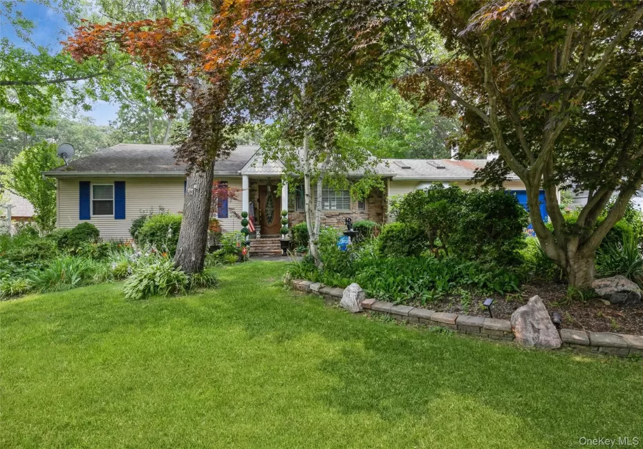 18 Linden Avenue, Smithtown, NY, 4 Bedrooms Bedrooms, 10 Rooms Rooms,3 BathroomsBathrooms,Residential,For Rent,Linden,0,1027526 18 Linden Avenue, Smithtown, NY, 4 Bedrooms Bedrooms, 10 Rooms Rooms,3 BathroomsBathrooms,Residential,For Rent,Linden,0,1027526