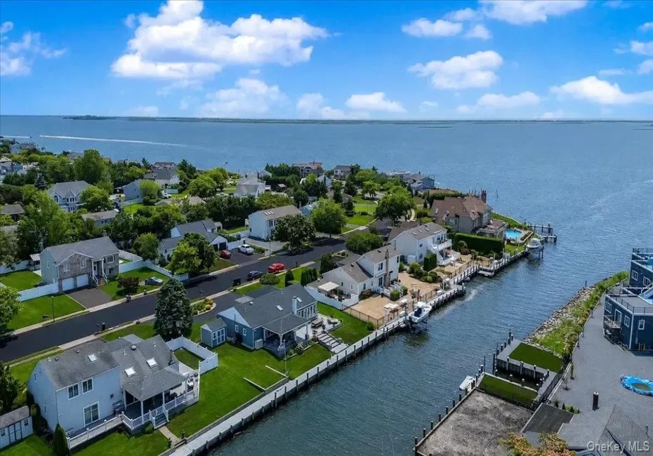 31 Shore Drive, Babylon, NY, 3 Bedrooms Bedrooms, 8 Rooms Rooms,2 BathroomsBathrooms,Residential,For Rent,Shore,0,1027559 31 Shore Drive, Babylon, NY, 3 Bedrooms Bedrooms, 8 Rooms Rooms,2 BathroomsBathrooms,Residential,For Rent,Shore,0,1027559