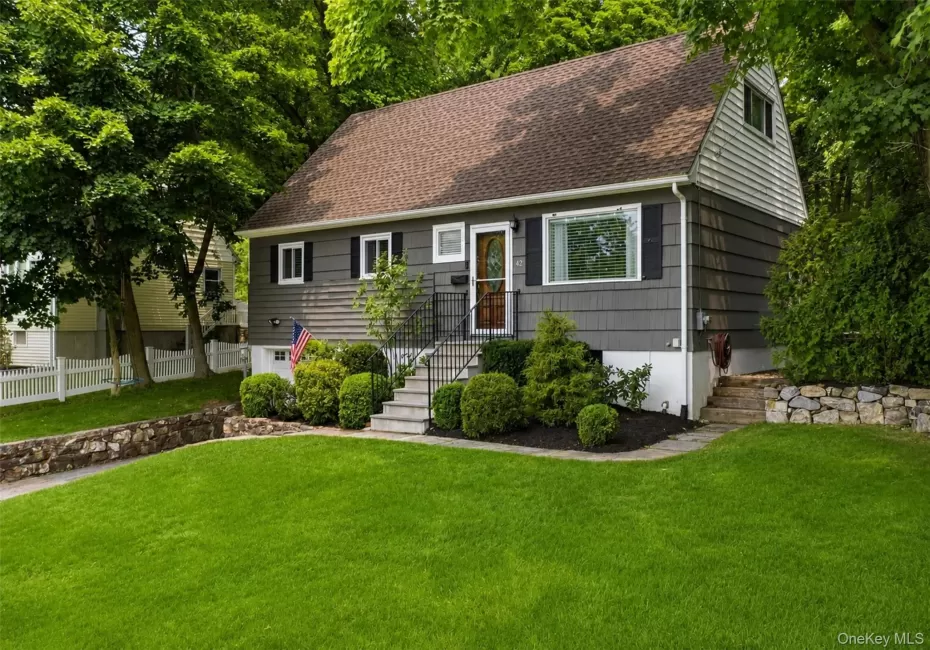 42 Pershing Avenue, Ossining, NY, 4 Bedrooms Bedrooms, 7 Rooms Rooms,2 BathroomsBathrooms,Residential,For Rent,Pershing,0,1021344 42 Pershing Avenue, Ossining, NY, 4 Bedrooms Bedrooms, 7 Rooms Rooms,2 BathroomsBathrooms,Residential,For Rent,Pershing,0,1021344