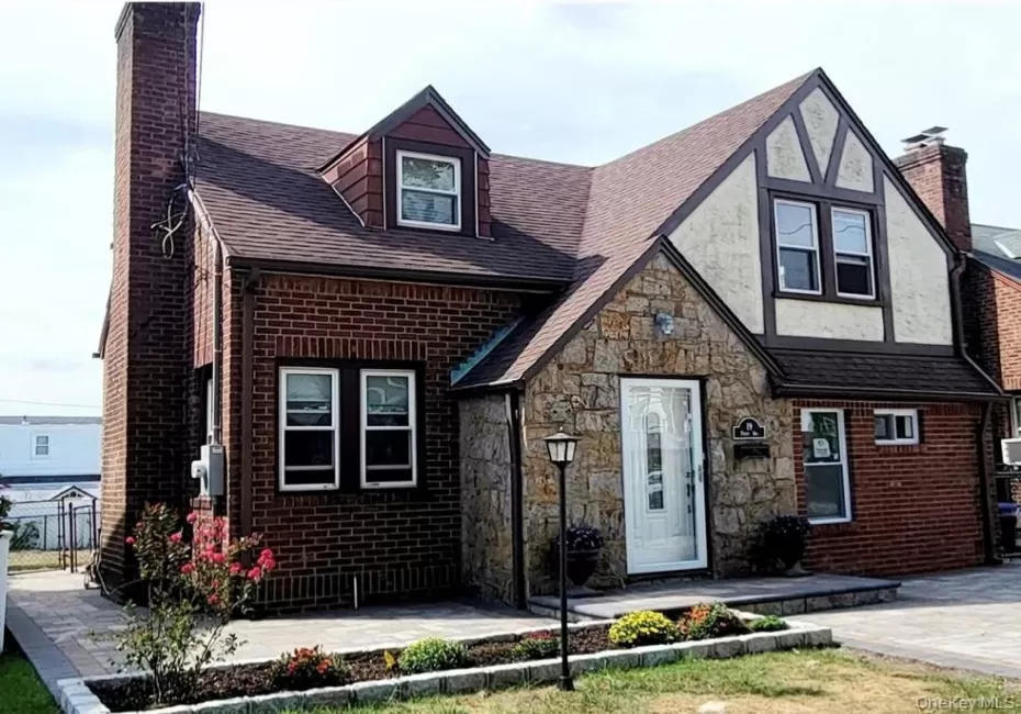 19 Poppy Avenue, Hempstead, NY, 3 Bedrooms Bedrooms, 6 Rooms Rooms,2 BathroomsBathrooms,Residential Lease,For Rent,Poppy,0,1027654 19 Poppy Avenue, Hempstead, NY, 3 Bedrooms Bedrooms, 6 Rooms Rooms,2 BathroomsBathrooms,Residential Lease,For Rent,Poppy,0,1027654
