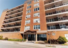 1 East Broadway, Long Beach, NY, 1 Room Rooms,1 BathroomBathrooms,Residential Lease,For Rent,East Broadway,0,1027439 1 East Broadway, Long Beach, NY, 1 Room Rooms,1 BathroomBathrooms,Residential Lease,For Rent,East Broadway,0,1027439