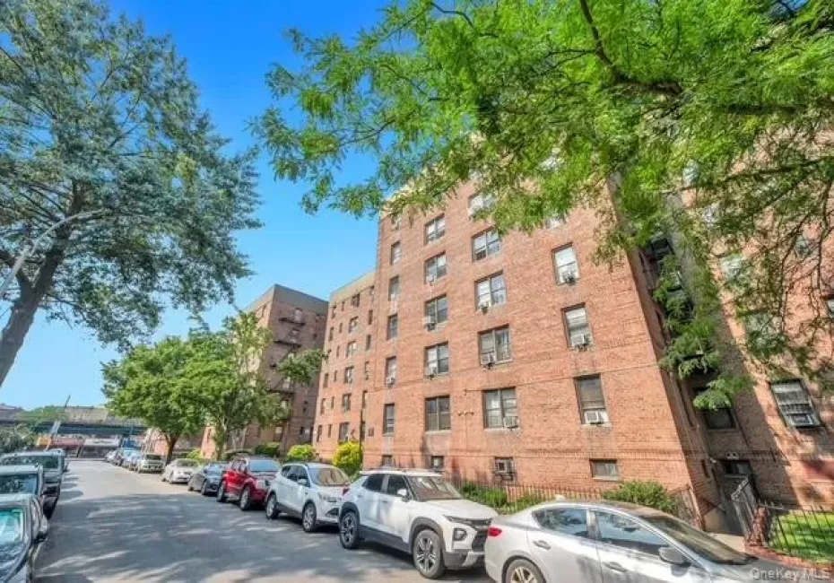 37-50 87th Street, New York, NY, 2 Rooms Rooms,1 BathroomBathrooms,Residential,For Rent,87th,0,1027582 37-50 87th Street, New York, NY, 2 Rooms Rooms,1 BathroomBathrooms,Residential,For Rent,87th,0,1027582