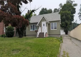 153 Main Street, Smithtown, NY, 3 Bedrooms Bedrooms, 6 Rooms Rooms,1 BathroomBathrooms,Residential Lease,For Rent,Main,0,1027501 153 Main Street, Smithtown, NY, 3 Bedrooms Bedrooms, 6 Rooms Rooms,1 BathroomBathrooms,Residential Lease,For Rent,Main,0,1027501