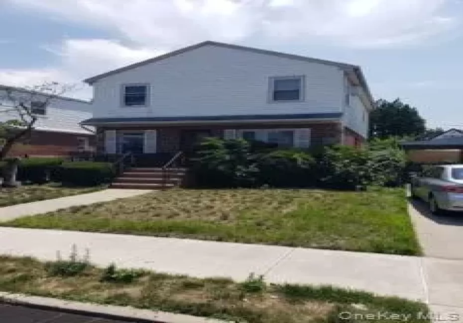 22724 Murdock Avenue, New York, NY, 6 Bedrooms Bedrooms, 9 Rooms Rooms,2 BathroomsBathrooms,Residential,For Rent,Murdock,0,1027786 22724 Murdock Avenue, New York, NY, 6 Bedrooms Bedrooms, 9 Rooms Rooms,2 BathroomsBathrooms,Residential,For Rent,Murdock,0,1027786