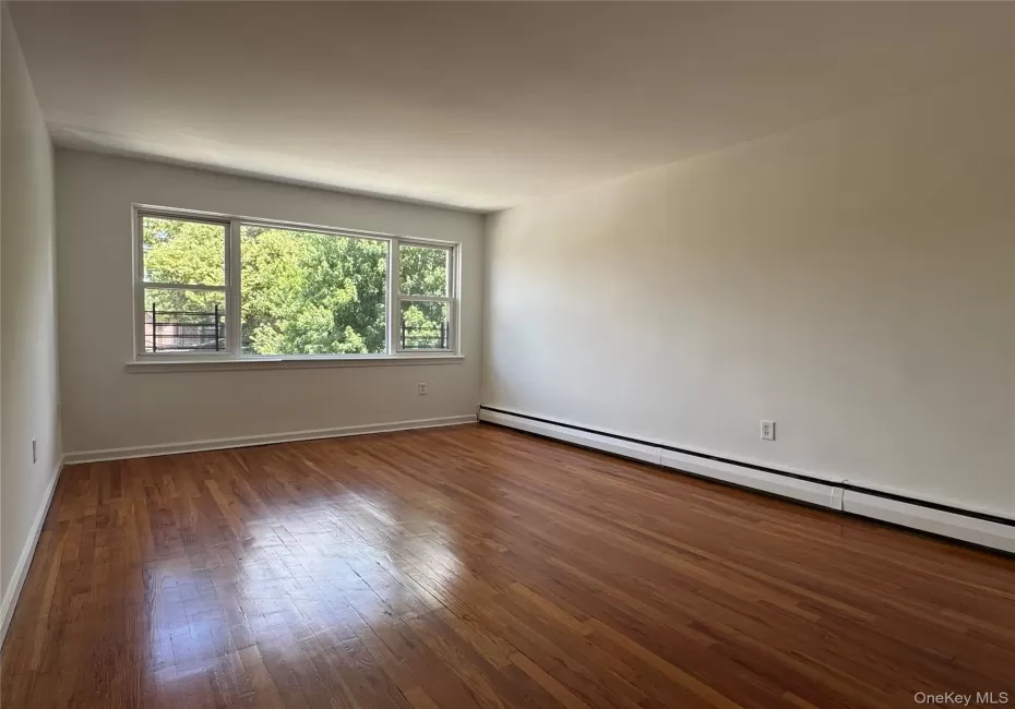 1651 Haight Avenue, New York, NY, 3 Bedrooms Bedrooms, 6 Rooms Rooms,1 BathroomBathrooms,Residential Lease,For Rent,Haight,0,1027779 1651 Haight Avenue, New York, NY, 3 Bedrooms Bedrooms, 6 Rooms Rooms,1 BathroomBathrooms,Residential Lease,For Rent,Haight,0,1027779
