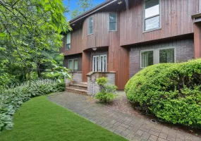 17 Calumet Drive, Huntington, NY, 5 Bedrooms Bedrooms, 11 Rooms Rooms,3 BathroomsBathrooms,Residential,For Rent,Calumet,0,1016292 17 Calumet Drive, Huntington, NY, 5 Bedrooms Bedrooms, 11 Rooms Rooms,3 BathroomsBathrooms,Residential,For Rent,Calumet,0,1016292