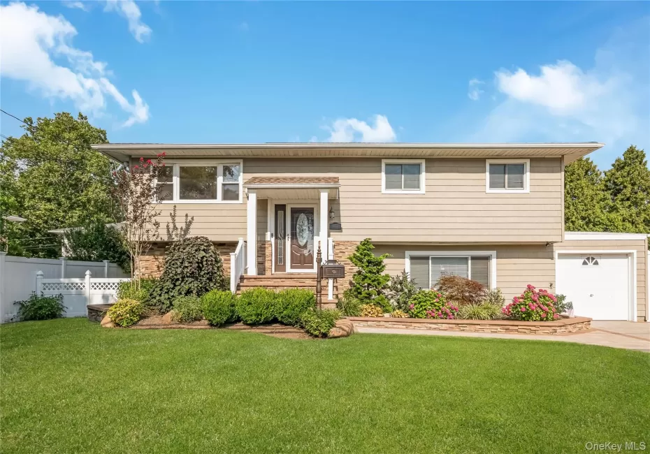 1777 Roberta Lane, Hempstead, NY, 5 Bedrooms Bedrooms, 9 Rooms Rooms,2 BathroomsBathrooms,Residential,For Rent,Roberta,0,1022147 1777 Roberta Lane, Hempstead, NY, 5 Bedrooms Bedrooms, 9 Rooms Rooms,2 BathroomsBathrooms,Residential,For Rent,Roberta,0,1022147