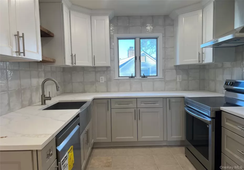 118 Sherman Avenue, North Hempstead, NY, 3 Bedrooms Bedrooms, 7 Rooms Rooms,1 BathroomBathrooms,Residential Lease,For Rent,Sherman,0,1027995 118 Sherman Avenue, North Hempstead, NY, 3 Bedrooms Bedrooms, 7 Rooms Rooms,1 BathroomBathrooms,Residential Lease,For Rent,Sherman,0,1027995