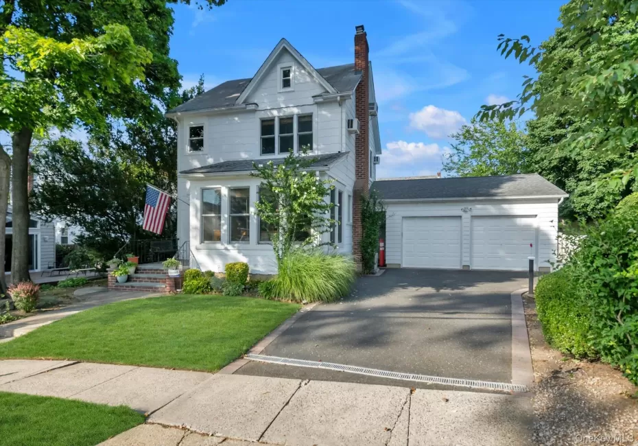 47-11 Belmont Road, North Hempstead, NY, 4 Bedrooms Bedrooms, 9 Rooms Rooms,2 BathroomsBathrooms,Residential,For Rent,Belmont,0,1028004 47-11 Belmont Road, North Hempstead, NY, 4 Bedrooms Bedrooms, 9 Rooms Rooms,2 BathroomsBathrooms,Residential,For Rent,Belmont,0,1028004
