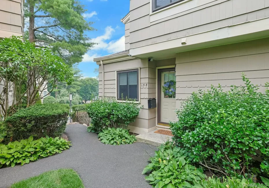 158 Branchwood Lane, Clarkstown, NY, 1 Bedroom Bedrooms, 6 Rooms Rooms,1 BathroomBathrooms,Residential,For Rent,Branchwood,0,1000888 158 Branchwood Lane, Clarkstown, NY, 1 Bedroom Bedrooms, 6 Rooms Rooms,1 BathroomBathrooms,Residential,For Rent,Branchwood,0,1000888