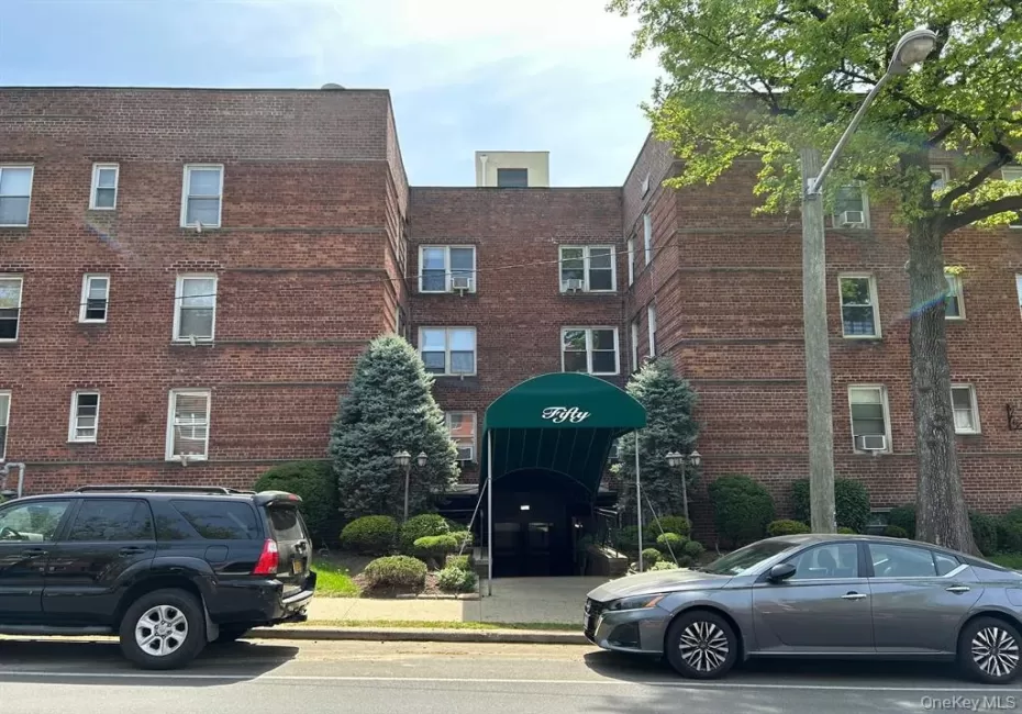 50 Middle Neck Road, North Hempstead, NY, 1 Bedroom Bedrooms, 3 Rooms Rooms,1 BathroomBathrooms,Residential Lease,For Rent,Middle Neck,0,1009197 50 Middle Neck Road, North Hempstead, NY, 1 Bedroom Bedrooms, 3 Rooms Rooms,1 BathroomBathrooms,Residential Lease,For Rent,Middle Neck,0,1009197