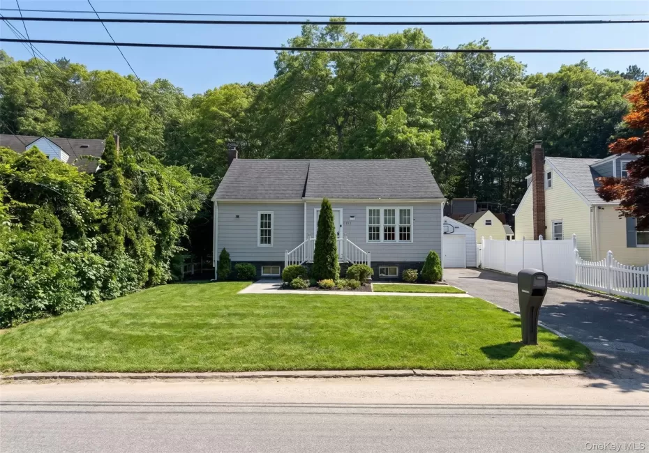 390 Central Islip Boulevard, Brookhaven, NY, 4 Bedrooms Bedrooms, 9 Rooms Rooms,2 BathroomsBathrooms,Residential,For Rent,Central Islip,0,1027758 390 Central Islip Boulevard, Brookhaven, NY, 4 Bedrooms Bedrooms, 9 Rooms Rooms,2 BathroomsBathrooms,Residential,For Rent,Central Islip,0,1027758