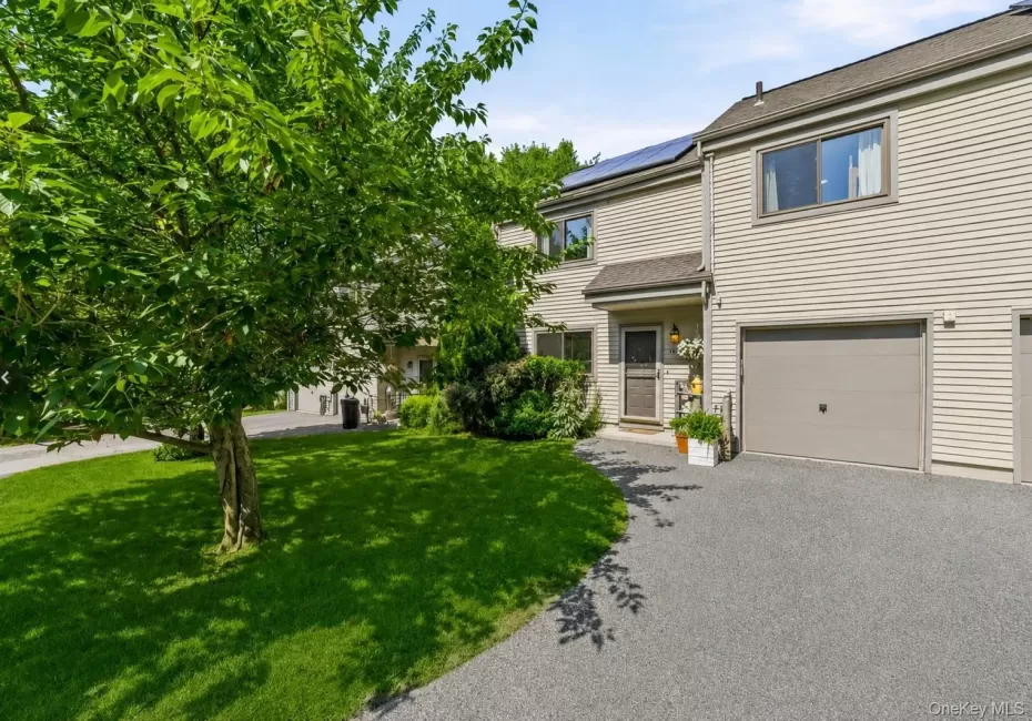 1103 Hunters Run, Greenburgh, NY, 2 Bedrooms Bedrooms, 5 Rooms Rooms,1 BathroomBathrooms,Residential,For Rent,Hunters,0,1026574 1103 Hunters Run, Greenburgh, NY, 2 Bedrooms Bedrooms, 5 Rooms Rooms,1 BathroomBathrooms,Residential,For Rent,Hunters,0,1026574