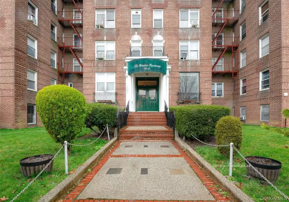 143-25 84th Drive, New York, NY, 4 Rooms Rooms,1 BathroomBathrooms,Residential,For Rent,84th,0,1028113 143-25 84th Drive, New York, NY, 4 Rooms Rooms,1 BathroomBathrooms,Residential,For Rent,84th,0,1028113