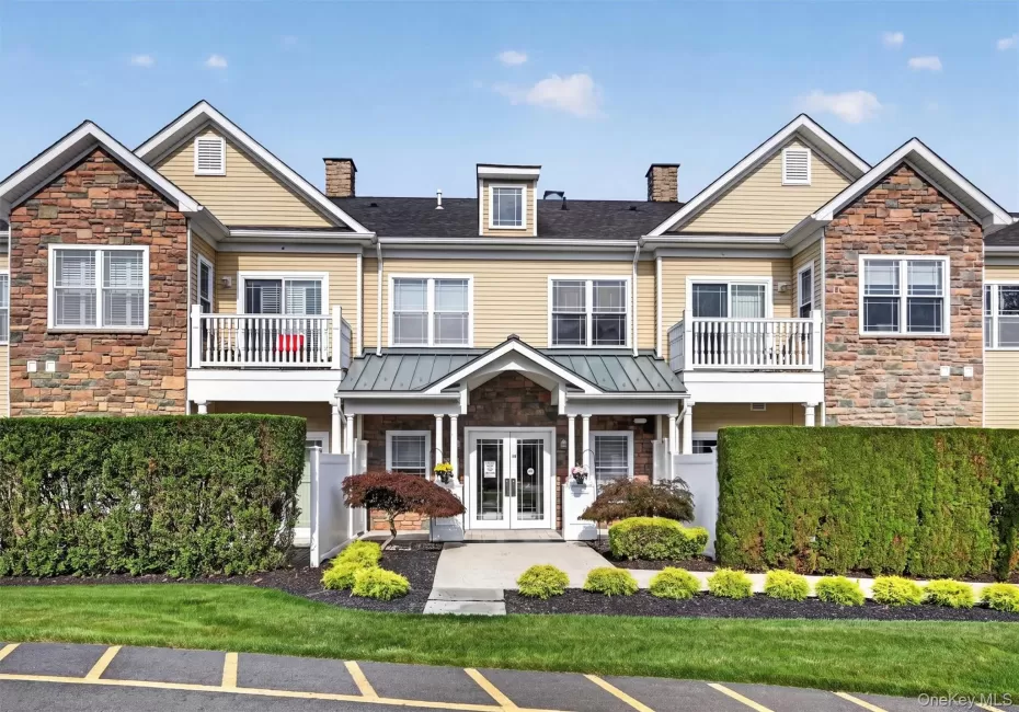 2202 Views Way, Ramapo, NY, 2 Bedrooms Bedrooms, 7 Rooms Rooms,2 BathroomsBathrooms,Residential,For Rent,Views,0,1027826 2202 Views Way, Ramapo, NY, 2 Bedrooms Bedrooms, 7 Rooms Rooms,2 BathroomsBathrooms,Residential,For Rent,Views,0,1027826