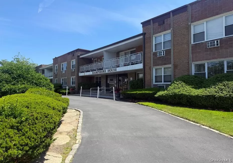 601 Chestnut street, Hempstead, NY, 1 Bedroom Bedrooms, 4 Rooms Rooms,2 BathroomsBathrooms,Residential,For Rent,Chestnut street,0,1022512 601 Chestnut street, Hempstead, NY, 1 Bedroom Bedrooms, 4 Rooms Rooms,2 BathroomsBathrooms,Residential,For Rent,Chestnut street,0,1022512