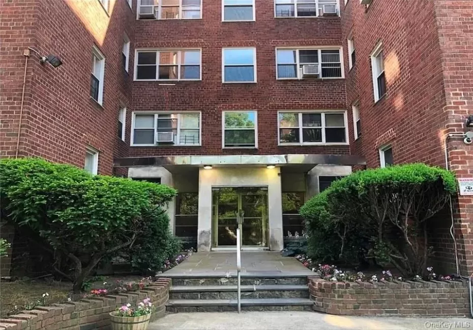1234 Midland Avenue, Yonkers, NY, 2 Bedrooms Bedrooms, 4 Rooms Rooms,1 BathroomBathrooms,Residential,For Rent,Midland,0,1027876 1234 Midland Avenue, Yonkers, NY, 2 Bedrooms Bedrooms, 4 Rooms Rooms,1 BathroomBathrooms,Residential,For Rent,Midland,0,1027876
