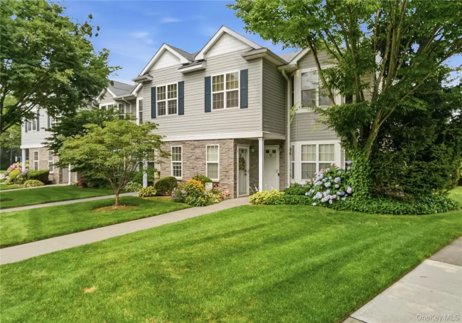 348 Medea Way, Islip, NY, 2 Bedrooms Bedrooms, 5 Rooms Rooms,2 BathroomsBathrooms,Residential,For Rent,Medea,0,1028128 348 Medea Way, Islip, NY, 2 Bedrooms Bedrooms, 5 Rooms Rooms,2 BathroomsBathrooms,Residential,For Rent,Medea,0,1028128