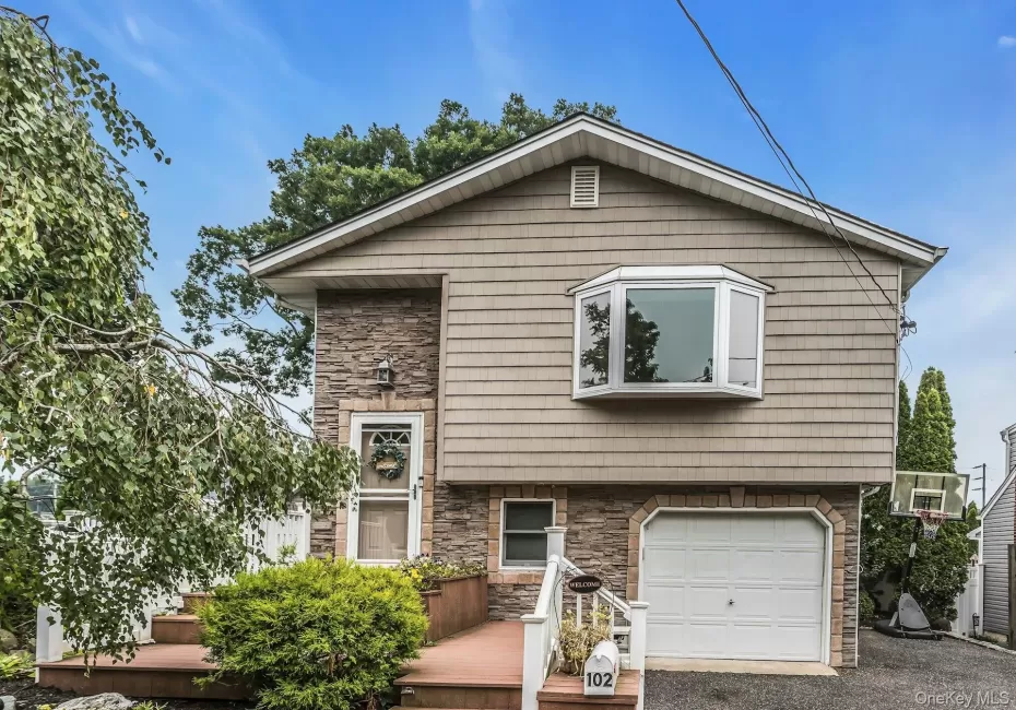 102 Willett Avenue, Islip, NY, 4 Bedrooms Bedrooms, 9 Rooms Rooms,2 BathroomsBathrooms,Residential,For Rent,Willett,0,1028363 102 Willett Avenue, Islip, NY, 4 Bedrooms Bedrooms, 9 Rooms Rooms,2 BathroomsBathrooms,Residential,For Rent,Willett,0,1028363