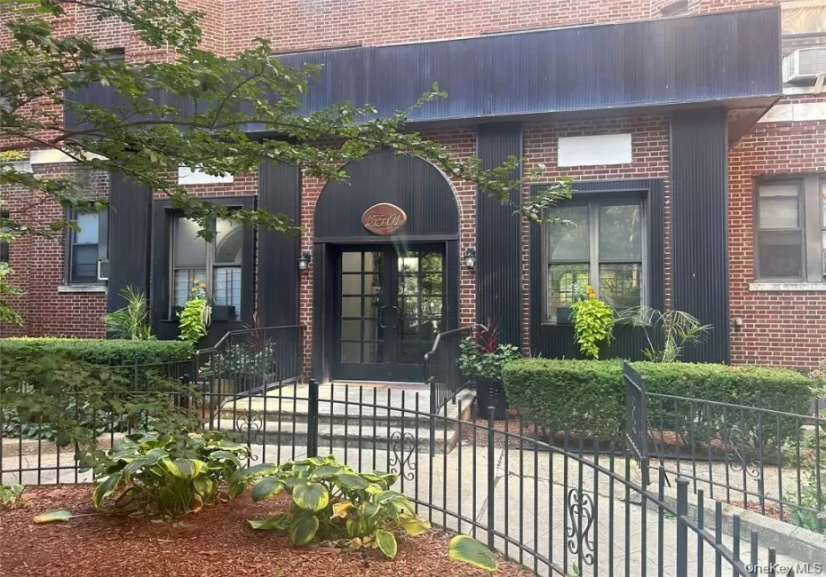 155-01 90th Avenue, New York, NY, 2 Bedrooms Bedrooms, 5 Rooms Rooms,2 BathroomsBathrooms,Residential Lease,For Rent,90th,0,1028290 155-01 90th Avenue, New York, NY, 2 Bedrooms Bedrooms, 5 Rooms Rooms,2 BathroomsBathrooms,Residential Lease,For Rent,90th,0,1028290