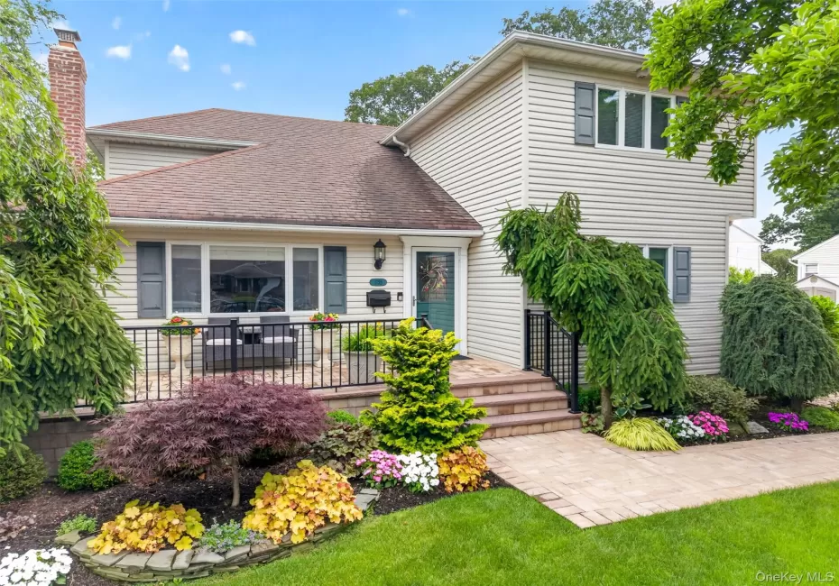 1755 Grand Avenue, Hempstead, NY, 5 Bedrooms Bedrooms, 7 Rooms Rooms,2 BathroomsBathrooms,Residential,For Rent,Grand,0,1028421 1755 Grand Avenue, Hempstead, NY, 5 Bedrooms Bedrooms, 7 Rooms Rooms,2 BathroomsBathrooms,Residential,For Rent,Grand,0,1028421