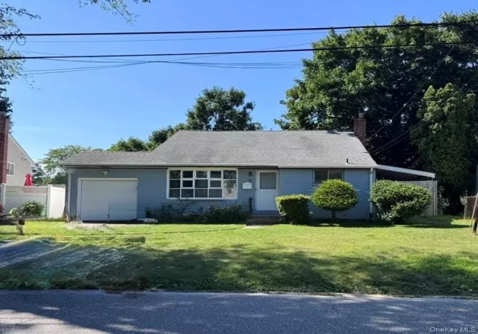 11 Foley Place, Huntington, NY, 3 Bedrooms Bedrooms, 9 Rooms Rooms,1 BathroomBathrooms,Residential,For Rent,Foley,0,1028519 11 Foley Place, Huntington, NY, 3 Bedrooms Bedrooms, 9 Rooms Rooms,1 BathroomBathrooms,Residential,For Rent,Foley,0,1028519