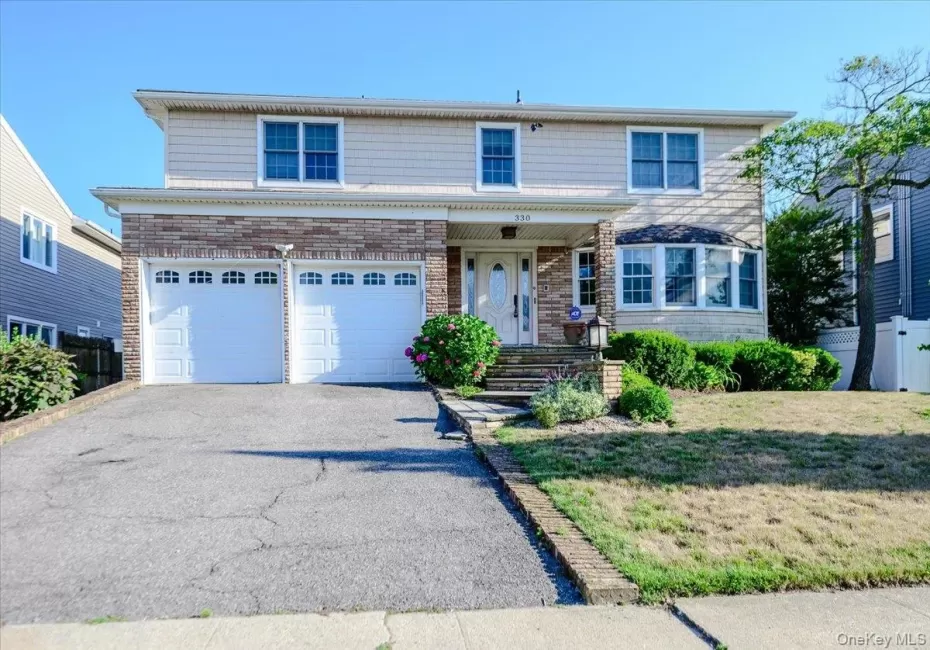 330 Harbor Drive, Hempstead, NY, 6 Bedrooms Bedrooms, 11 Rooms Rooms,4 BathroomsBathrooms,Residential,For Rent,Harbor,0,919181 330 Harbor Drive, Hempstead, NY, 6 Bedrooms Bedrooms, 11 Rooms Rooms,4 BathroomsBathrooms,Residential,For Rent,Harbor,0,919181