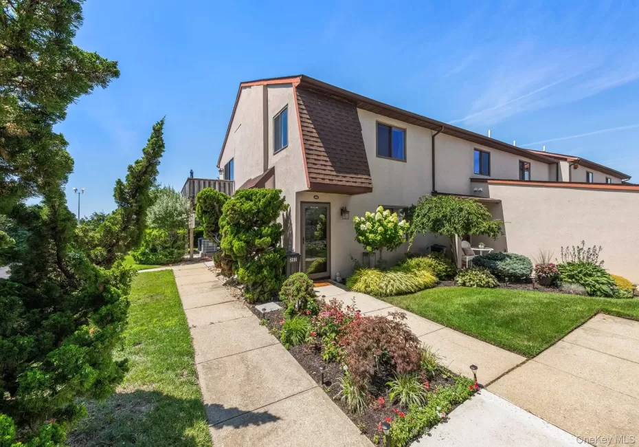 1 Anchorage Way, Hempstead, NY, 1 Bedroom Bedrooms, 5 Rooms Rooms,1 BathroomBathrooms,Residential,For Rent,Anchorage,0,1028266 1 Anchorage Way, Hempstead, NY, 1 Bedroom Bedrooms, 5 Rooms Rooms,1 BathroomBathrooms,Residential,For Rent,Anchorage,0,1028266