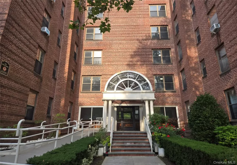 2190 Brigham Street, New York, NY, 2 Bedrooms Bedrooms, 5 Rooms Rooms,1 BathroomBathrooms,Residential,For Rent,Brigham,0,1027589 2190 Brigham Street, New York, NY, 2 Bedrooms Bedrooms, 5 Rooms Rooms,1 BathroomBathrooms,Residential,For Rent,Brigham,0,1027589