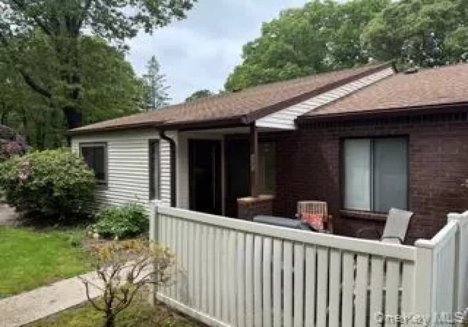 380 Clubhouse Court, Brookhaven, NY, 2 Bedrooms Bedrooms, 5 Rooms Rooms,2 BathroomsBathrooms,Residential Lease,For Rent,Clubhouse,0,1012261 380 Clubhouse Court, Brookhaven, NY, 2 Bedrooms Bedrooms, 5 Rooms Rooms,2 BathroomsBathrooms,Residential Lease,For Rent,Clubhouse,0,1012261
